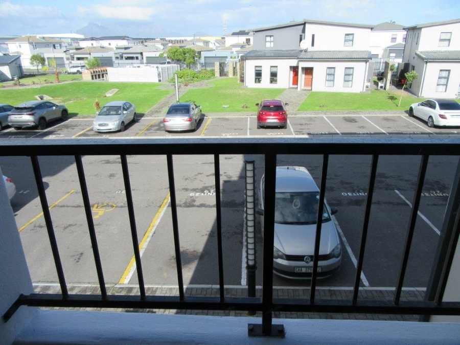 2 Bedroom Property for Sale in Parklands North Western Cape